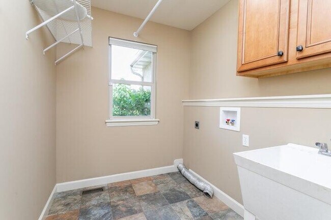 Building Photo - 4910 Stone Mountain Pkwy