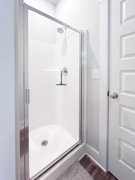 Building Photo - 421 Park W Blvd