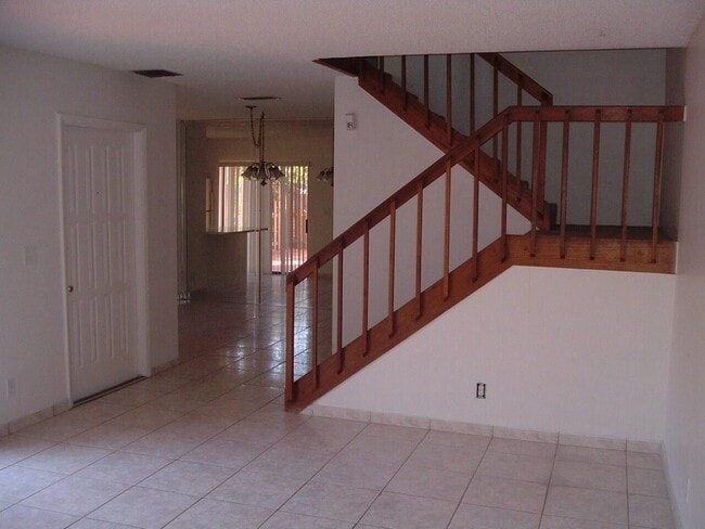 Building Photo - 1714 Forest Lakes Cir