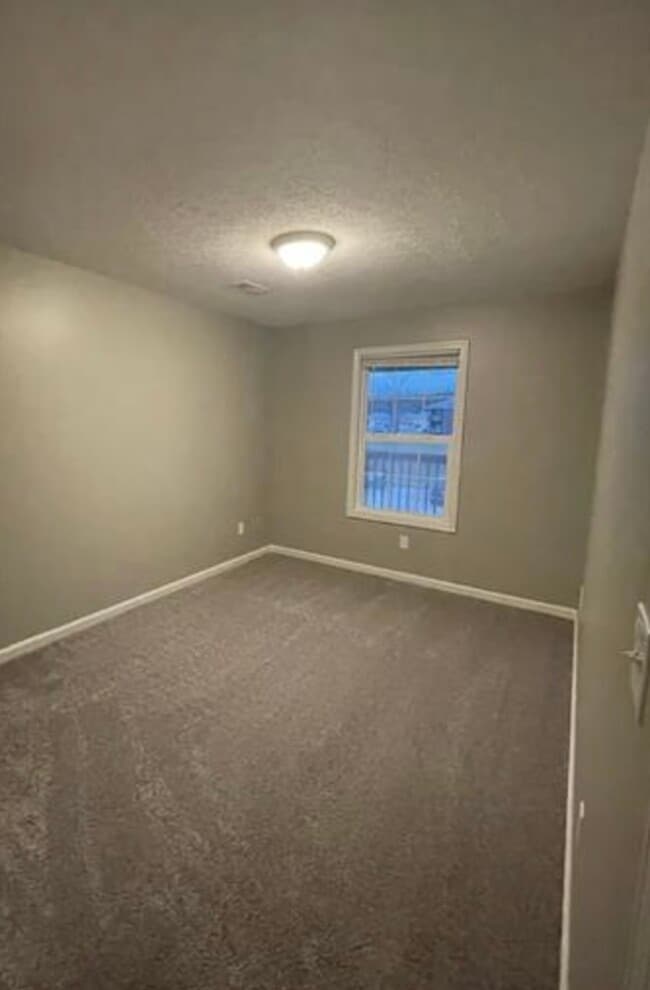 Building Photo - 466 Springfield Rd