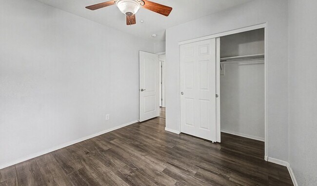 Building Photo - 17593 N 185th Dr