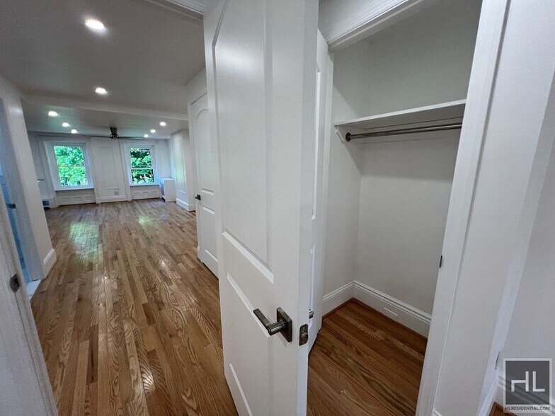 Building Photo - 2BR 1BA Classic Details Top Floor Brownstone w/ New Modern Finish on Preserved Bedstuy Block