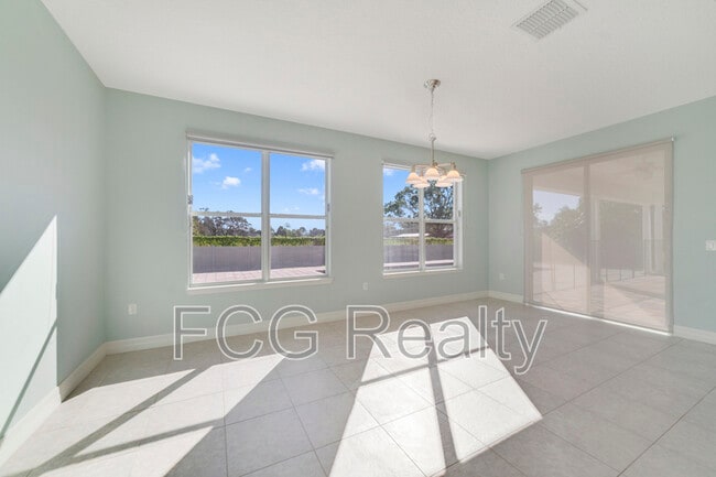 Building Photo - 11701 Verrazano Dr
