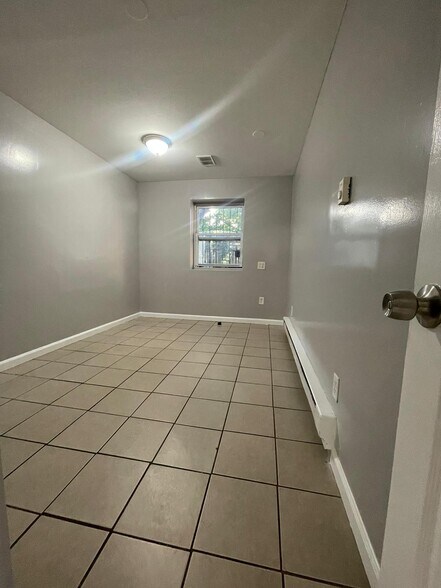 Building Photo - 261 Halladay St