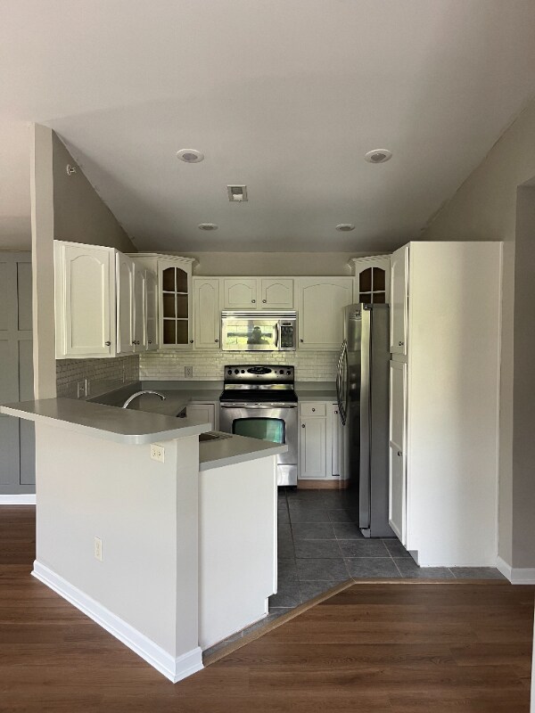 Building Photo - 301 Skyview Ct
