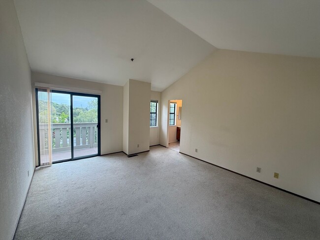 Building Photo - LARGE TWO BEDROOM TWO AND HALF BATH, QUAIL...