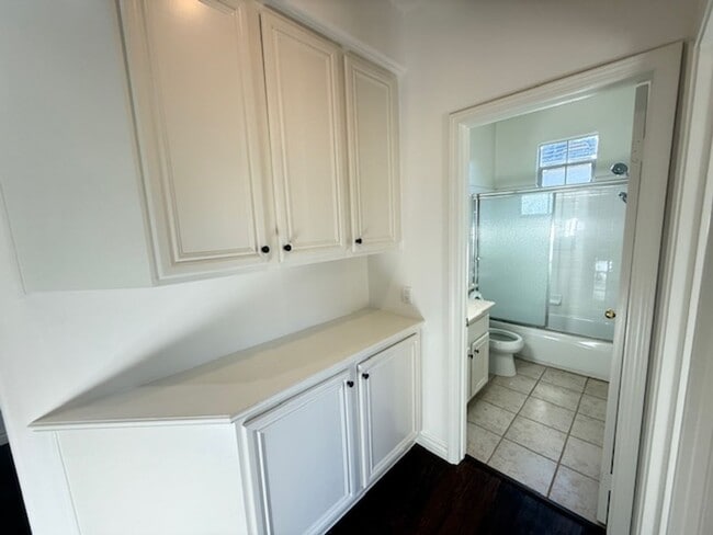 Building Photo - 3bdr Home located in the Prestigious Gated...