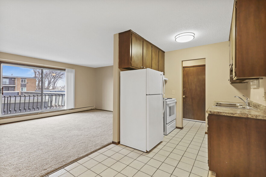 Kitchen - Wexford Commons Apartments