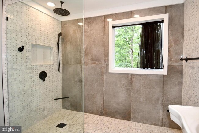 Building Photo - 12134 Holly Knoll Cir