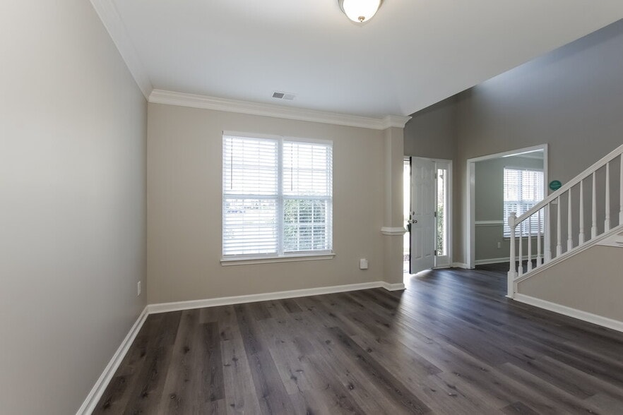 Building Photo - 6222 Spanish Moss Ln