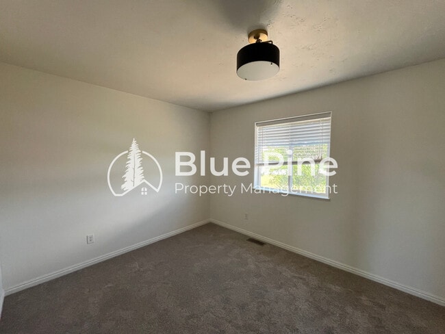 Building Photo - 5231 Clearfield Ln