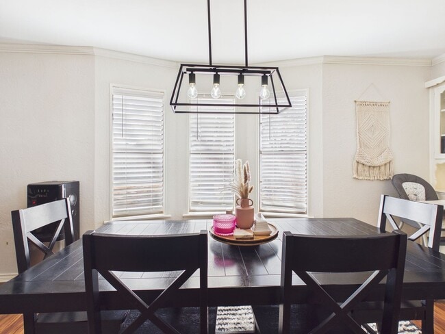 Building Photo - 7727 Cervin Dr