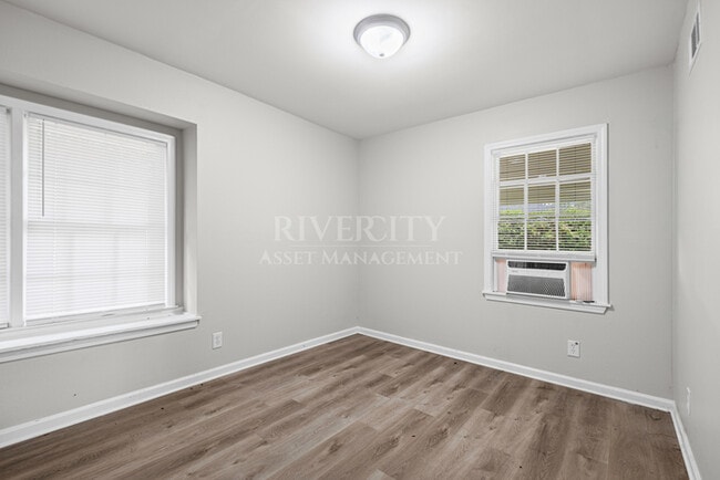 Building Photo - 1381 Laudeen Dr