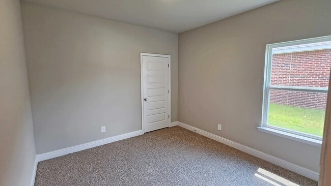 Building Photo - 10532 S Redland St