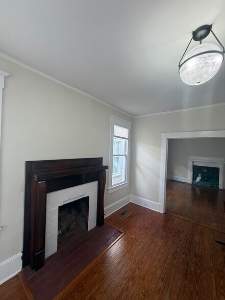 Building Photo - 1904 Perry Ave