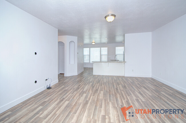 Building Photo - 1790 W Dalmeny Way
