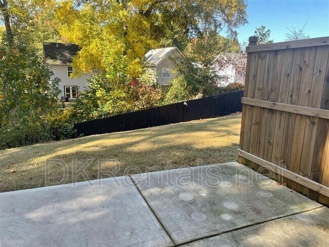 Building Photo - 1809 Parkades Path