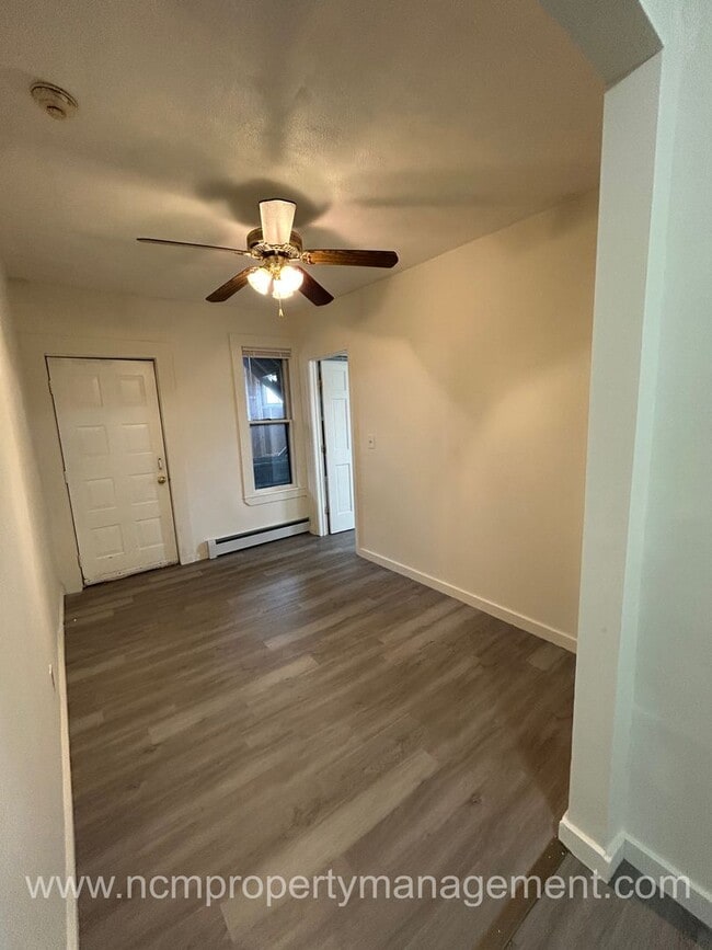 Building Photo - 28 Garnet St