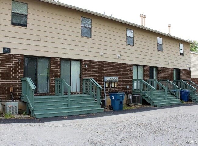 Building Photo - 2946 Mayer Dr