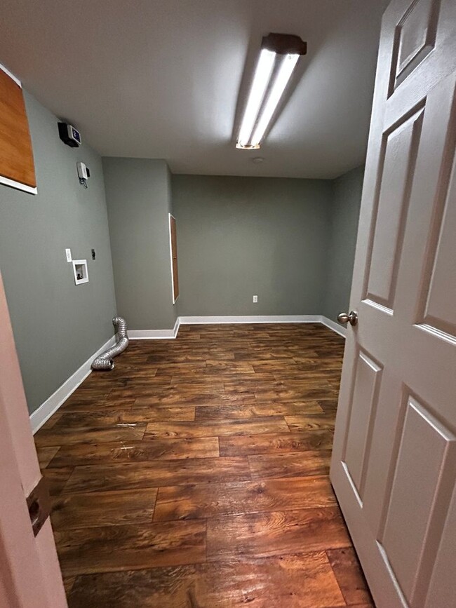 Building Photo - Single family home in Forest