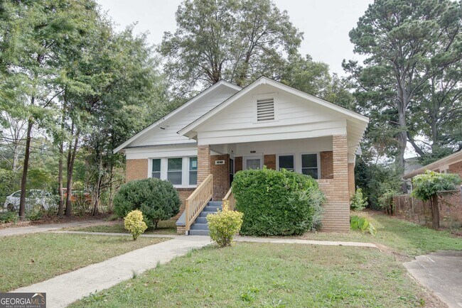 Building Photo - 2870 Cheney St