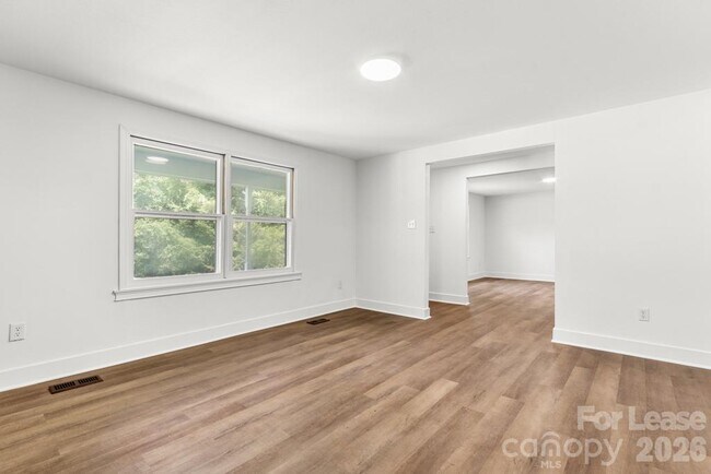 Building Photo - 761 Randa Dr