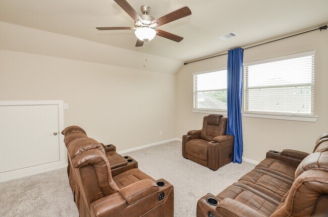 Building Photo - 6807 Vista Ledge Dr