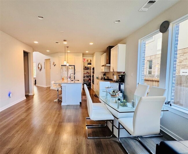 Building Photo - 2213 Nightjar Song Dr