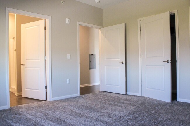 Building Photo - 3261 Redhawk St