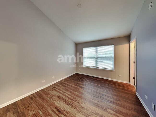 Building Photo - 495 W Camden Ln