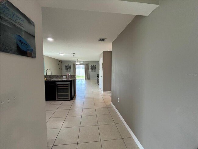 Building Photo - 2121 Hibiscus Pl