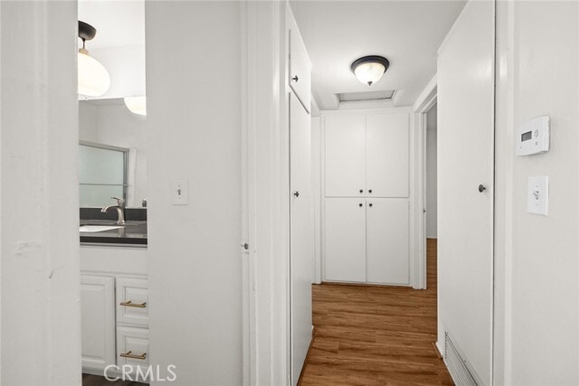 Building Photo - 231 S Catalina Ave