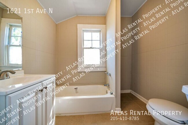 Building Photo - 1621 1st Ave N