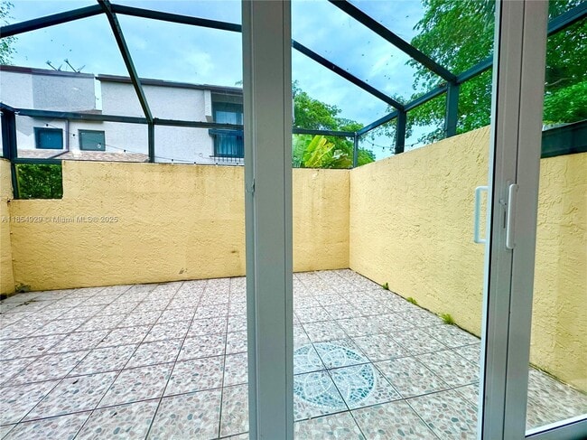 Building Photo - 15820 SW 90th Ct