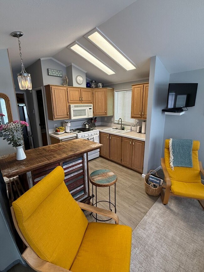Building Photo - Charming Bungalow by the Beach in Leucadia!