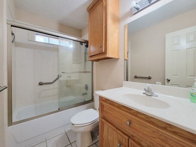 Building Photo - Welcome to your next home in the heart of Downtown Cleveland, Texas! This inviting 3-bedroom, 2-b...