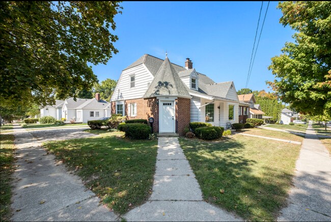 Building Photo - 75 S Fremont St NE