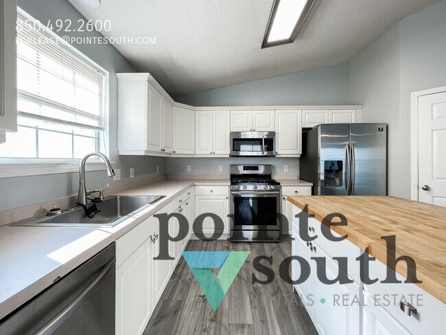 Building Photo - 209 Staysail St