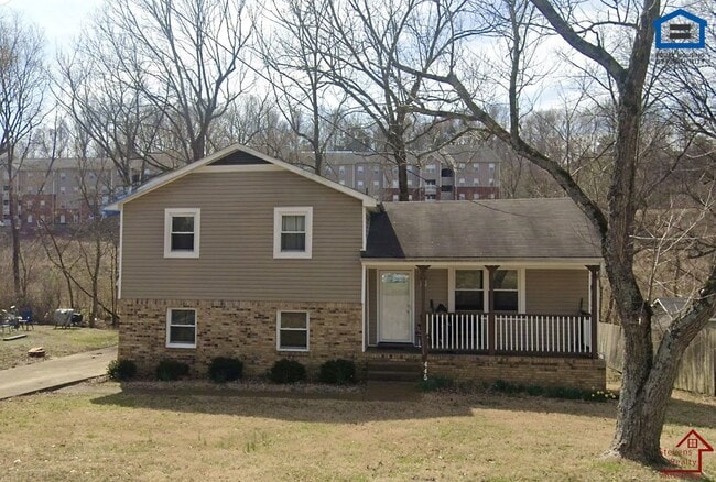Building Photo - 445 Rockwood Dr