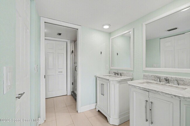 Building Photo - 3613 S Banana River Blvd