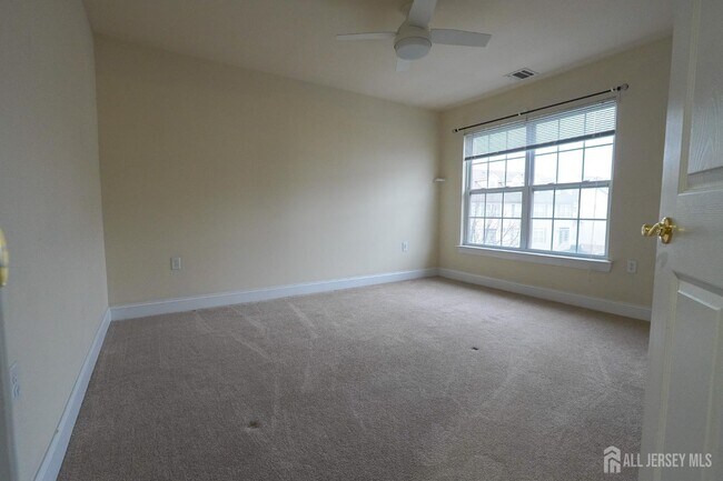 Building Photo - 456 Hancock St