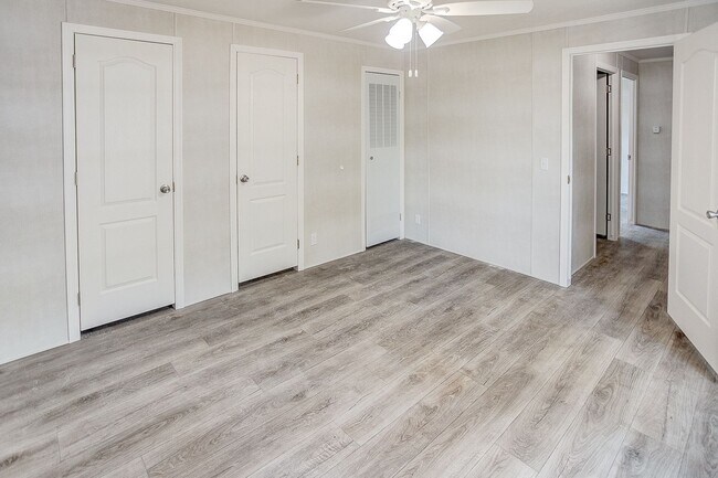 Building Photo - 766 Wall St