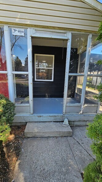 Building Photo - 47 S Brentwood Ave