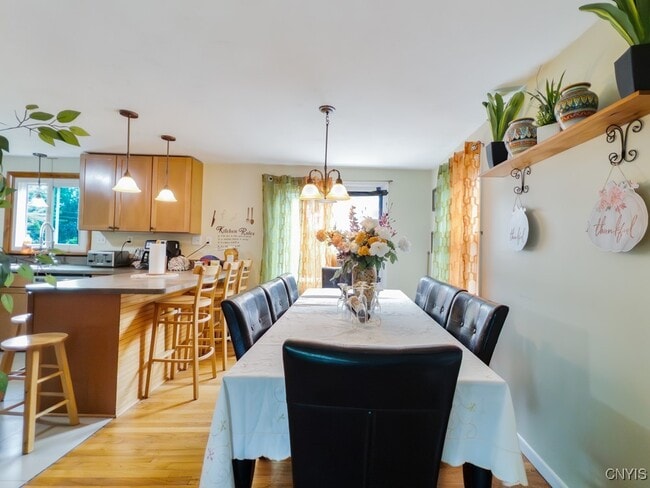 Building Photo - 7189 Coventry Rd N