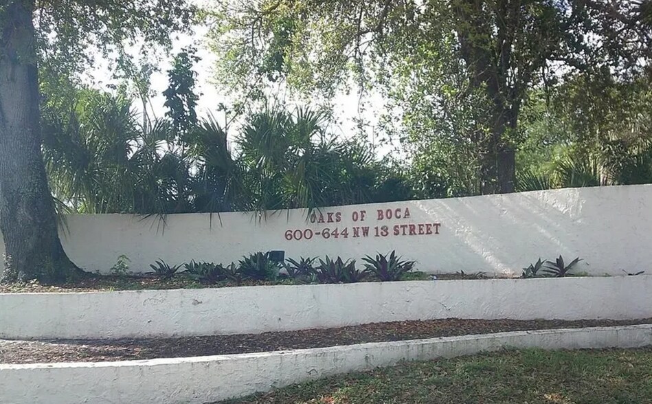 Ooks of Boca Community - 604 NW 13th St