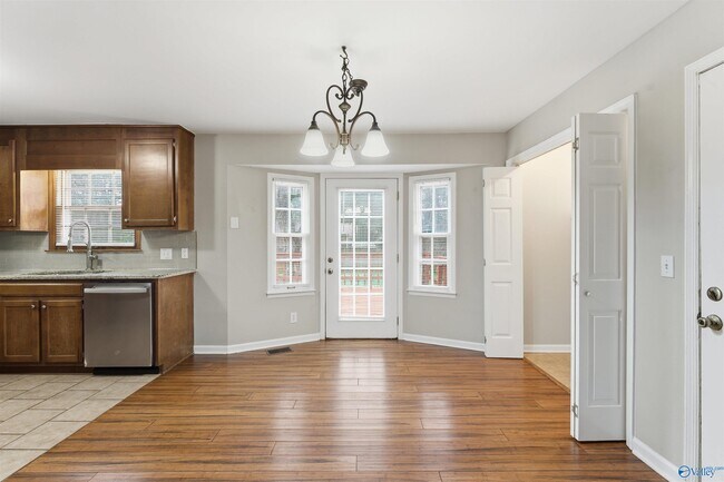 Building Photo - 121 Grayson Ave