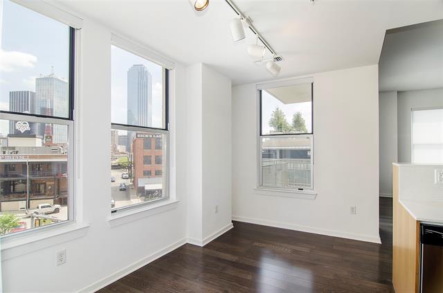 Building Photo - 2323 N Houston St