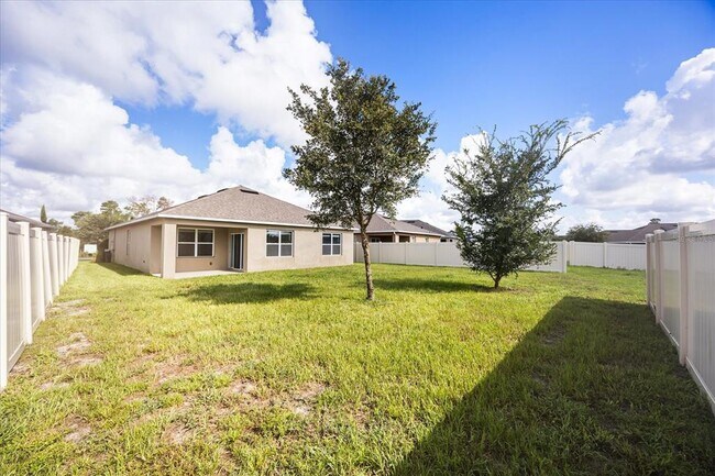 Building Photo - 922 Guadalupe Dr