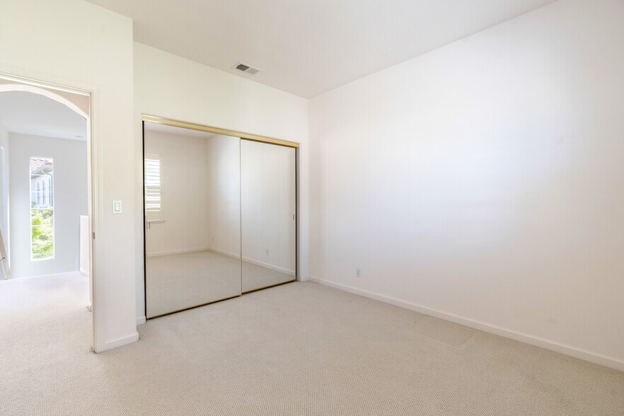 Building Photo - 1260 Ustilago Dr