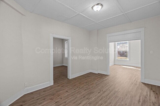 Building Photo - 6811 Etzel Ave